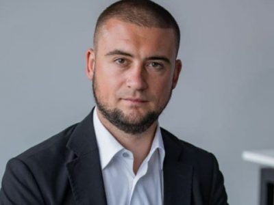 Пуля Евгений Валерьевич – конвертатор, который ездит по Киеву на двух машинах за $1,2 млн и пулеметом в багажнике