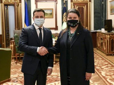 Посол Украины в США Оксана Маркарова безбожно отмывает деньги