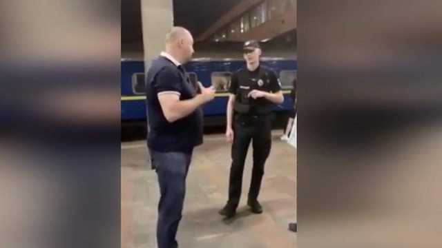 Пьяный СБУшник Александр Провоторов устроил дебош в поезде
