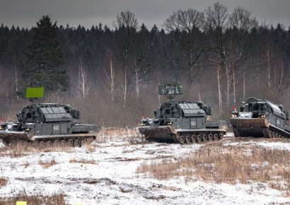 Российские танки и бронетехника в ОРДЛО выдвинулись к линии соприкосновения