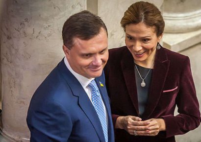 Депутаты-миллионеры: Сергей и Юлия Левочкины до сих пор не возвращались в Украину и молчат о войне