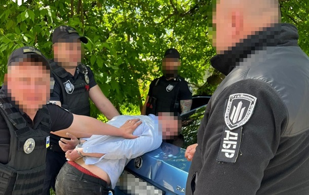 В Кропивницком депутат "под кайфом" набросился с кулаками на правоохранителей