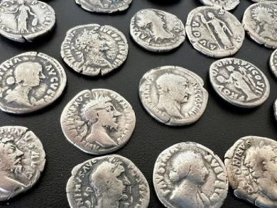 Из Украины пытались вывезти 210 старинных серебряных монет