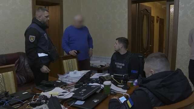 На Київщині затримали експосадовців, що вкрали землі Міноборони