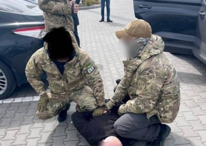 На Київщині заарештували директора, який хотів сісти на корупційну тему