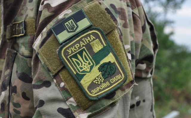 У Києві військова частина закупила ноутбуки зі збитками у 18 млн гривень
