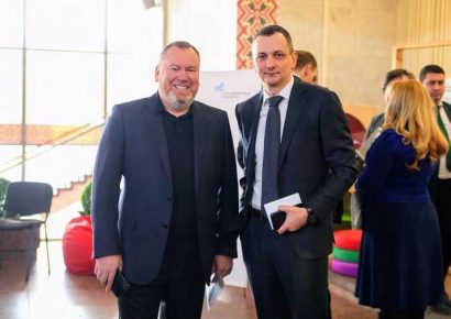 Фирма, связанная с Юрием Голиком и Валентином Резниченко, получает миллиарды из госбюджета несмотря на уголовное дело