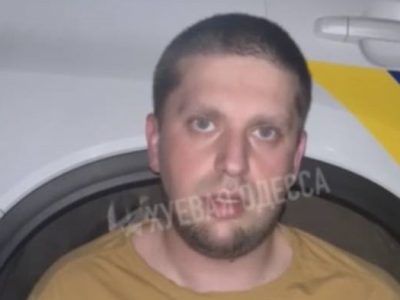 В Одессе полицейский ограбил АЗС