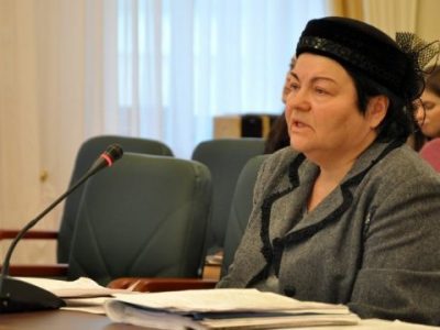 Суддя-хабарниця з Дніпра Наталія Овчаренко, котра імітувала психічне захворювання, втікла з міста