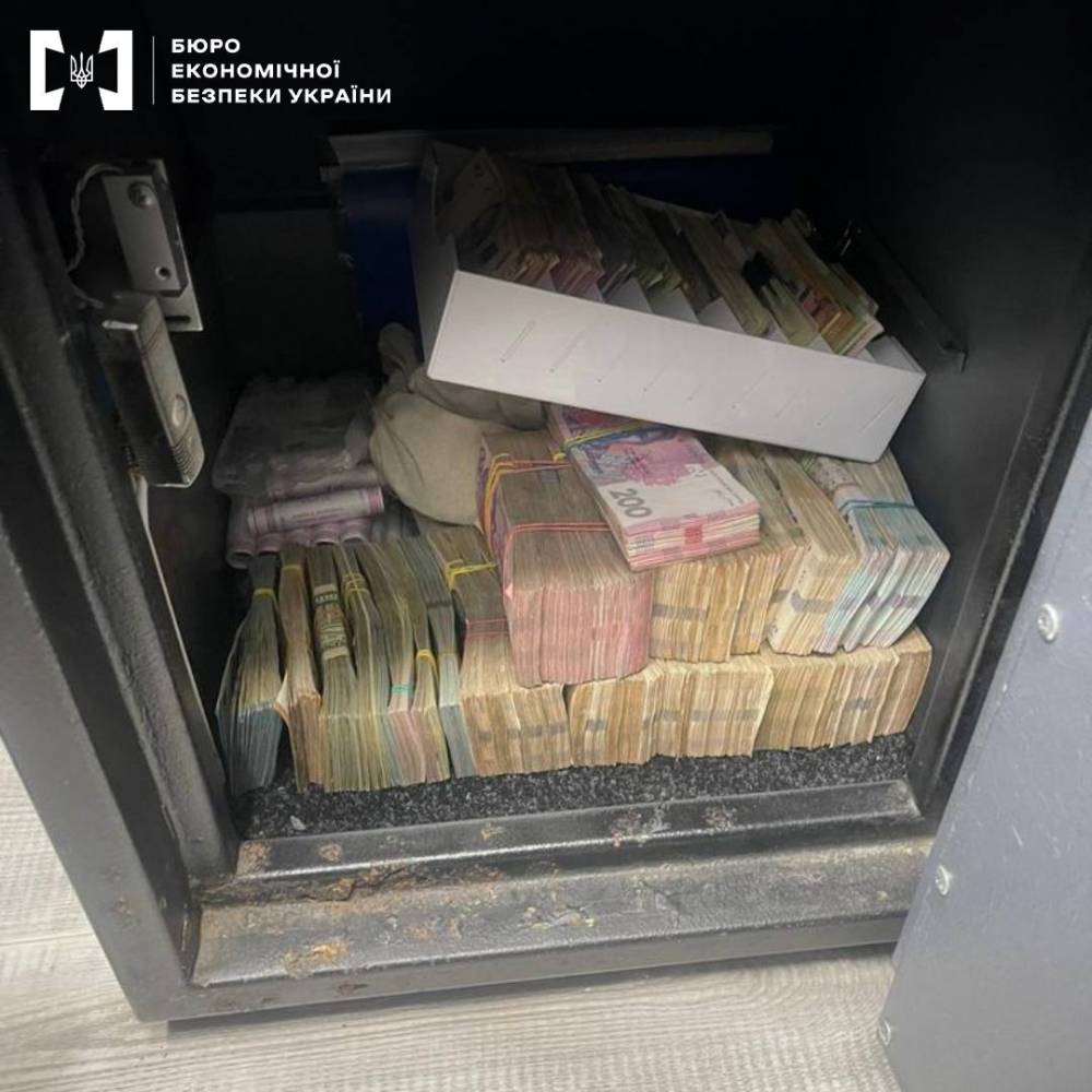 У Києві викрили тіньову схему грошових переказів через російські платіжні системи