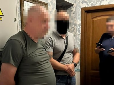 У Києві затримано посадовця КМВА, котрий допомагав ухилянтам “косити” від армії