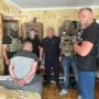 У Вінниці офіцера військкомату та двох лікарів затримали на хабарі