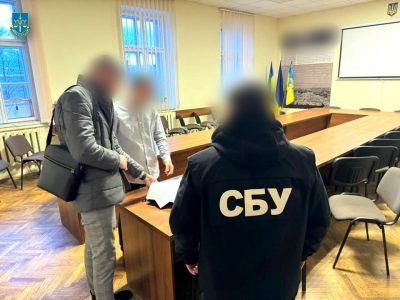 На Львовщине два депутата горсовета задержаны на взятке в 30 тысяч долларов