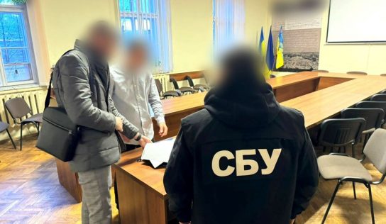 На Львівщині два депутати міськради затримані на хабарі у 30 тисяч доларів