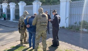 В Киеве на взятке в 10 млн гривен разоблачен чиновник «Укрзализныци»