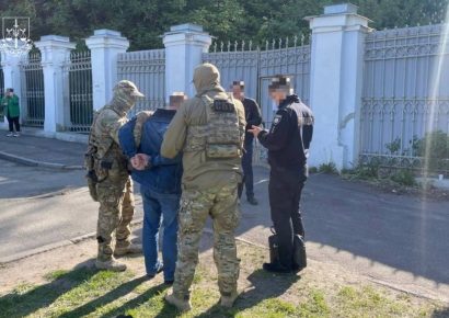 В Киеве на взятке в 10 млн гривен разоблачен чиновник «Укрзализныци»