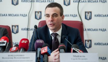 Фальшивый диплом, Ferrari, биткоины: Ocean Plaza управляет экс-чиновник с коррупционным шлейфом Сергей Майзель