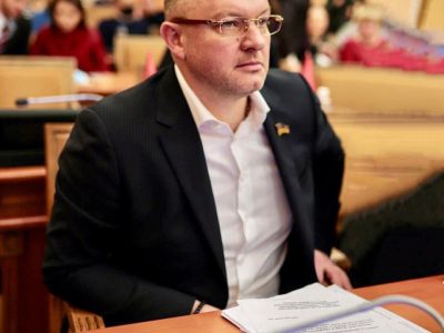“Серая” соя, миллионные убытки и связи с оккупантами: как депутат Эдельман вывозит Украину по зерну