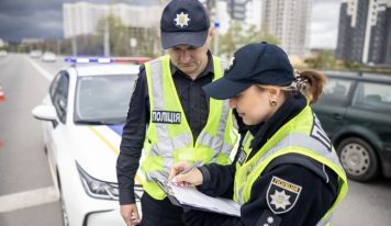 Ради «брони». Чиновник Минобороны «устраивал» на оборонный завод за 10 тысяч долларов
