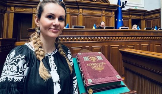 У народної депутатки Ганни Скороход проходять обшуки. Її підозрюють в отриманні крупного хабаря