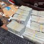 Готівка в багажнику та десятки «паперових» компаній: у Києві накрили конвертаційний хаб