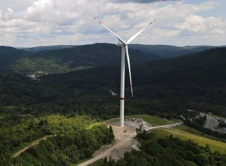 Максим Єфімов і вітряки в Карпатах: як проєкт на Полонині Руна спричинив скандал