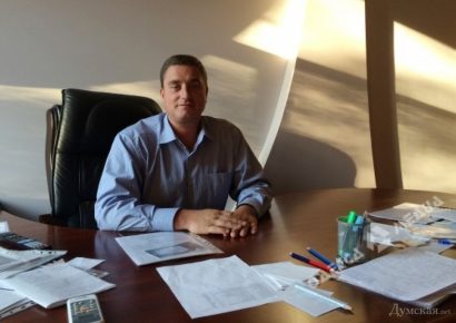 Взятка в миллион долларов и «броня» от суда: как Василий Ракул остаётся руководителем МО Украины